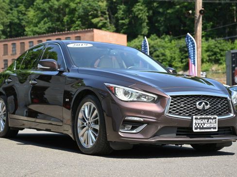 Used 2019 INFINITI Q50 Luxe w/ Essential Package (3.0T Luxe) AWD/4WD image 8