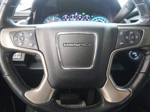 Used 2018 GMC Yukon Denali image 19
