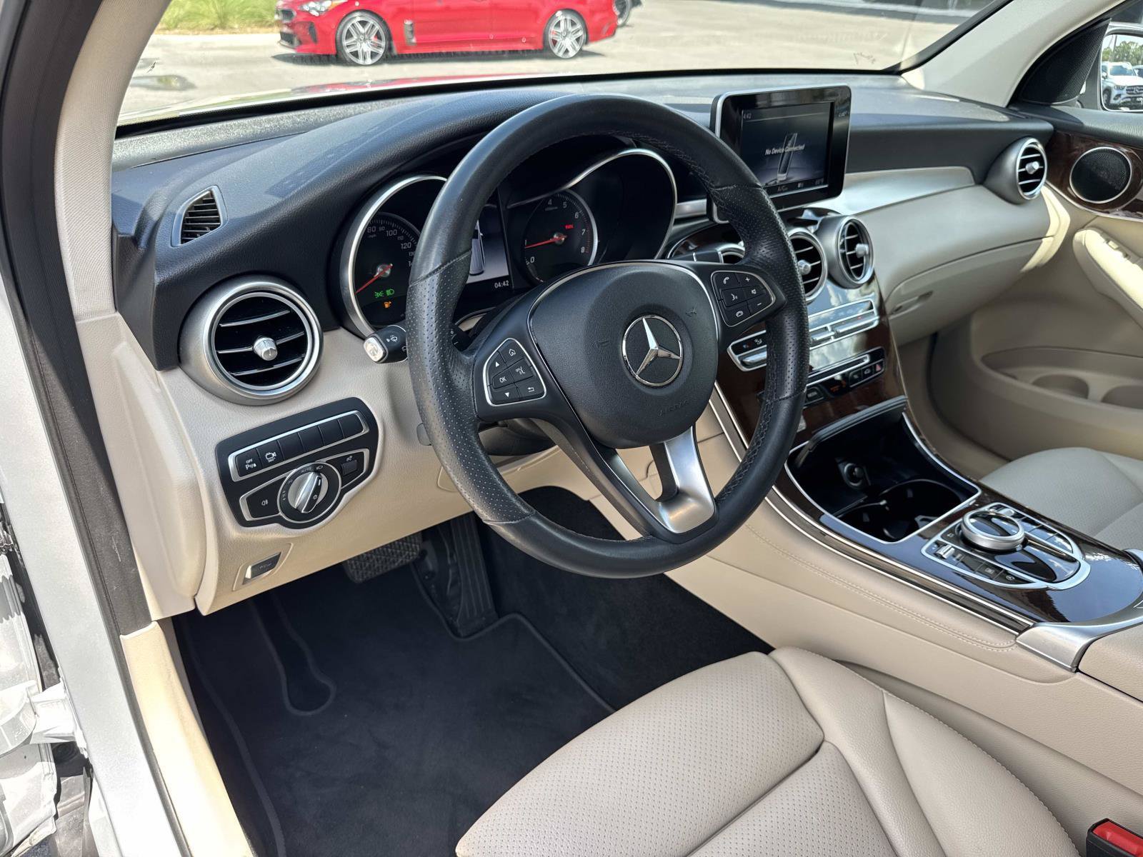 Used 2019 Mercedes-Benz GLC 300 image 22