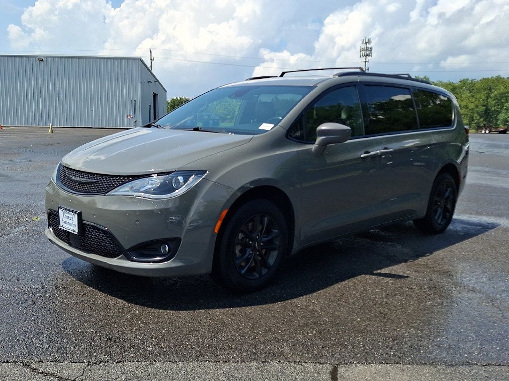 Used 2020 Chrysler Pacifica Touring-L w/ Advanced Safetytec Group AWD/4WD image 6
