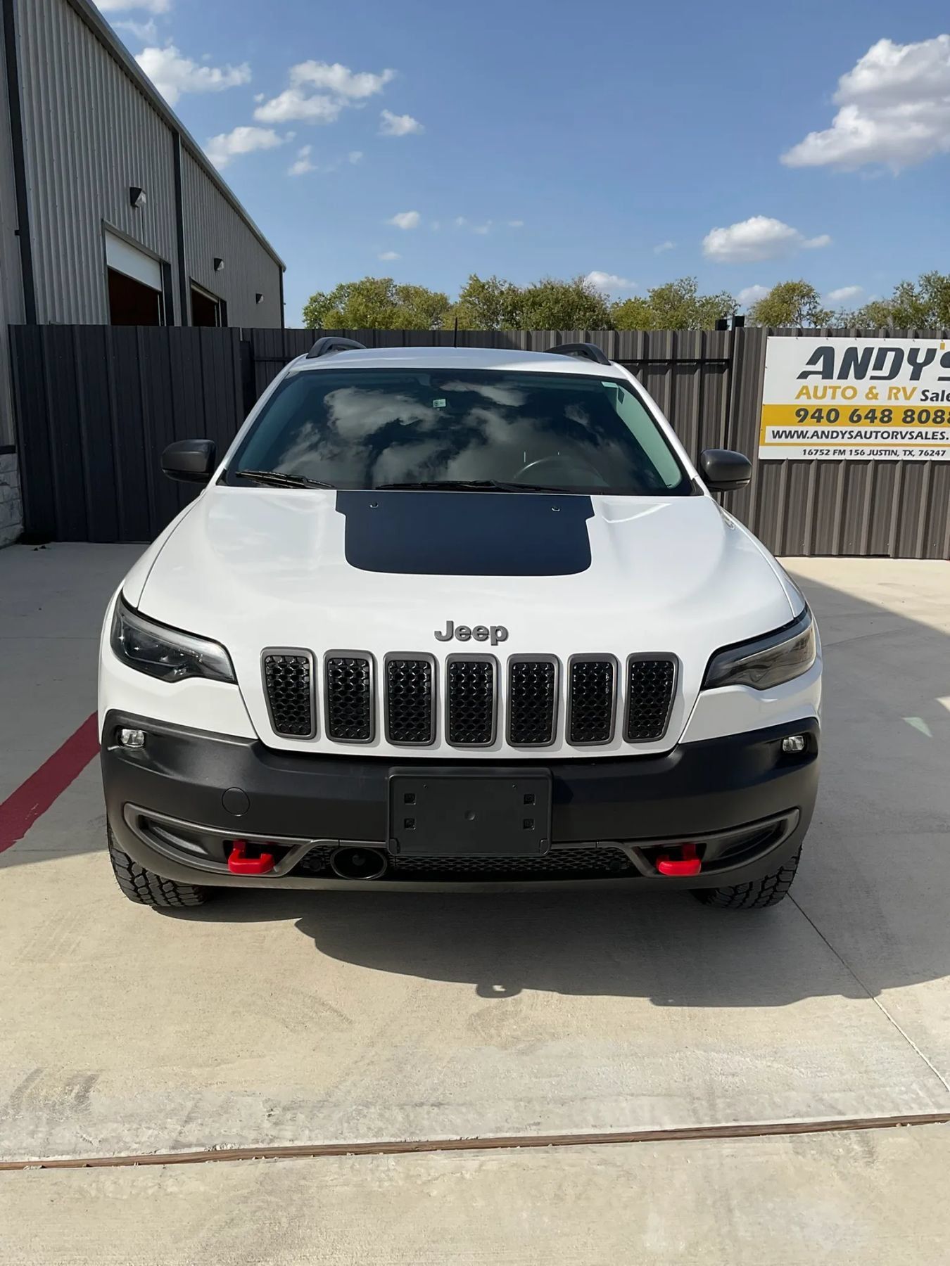 Used 2021 Jeep Cherokee Trailhawk w/ Trailer Tow Group AWD/4WD image 1