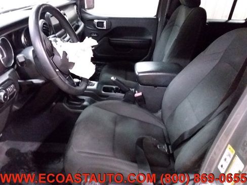 Used 2018 Jeep Wrangler Unlimited Sport S image 10