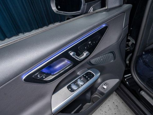 New 2025 Mercedes-Benz GLC 300 image 11