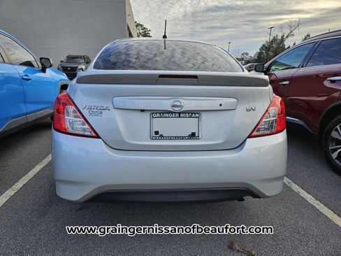 Used 2018 Nissan Versa SV image 8