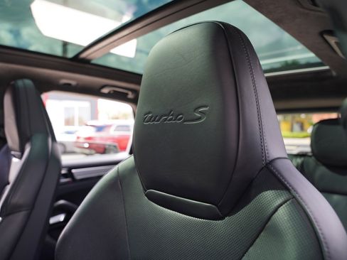 Used 2021 Porsche Cayenne Turbo S image 13