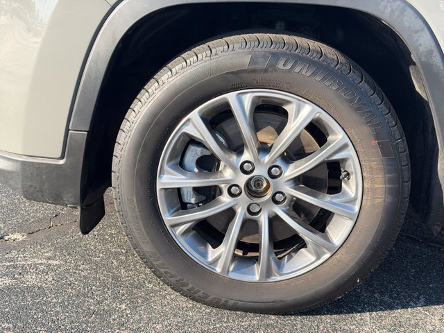 Used 2021 Jeep Cherokee Latitude Lux w/ Sun & Sound Group FWD image 6