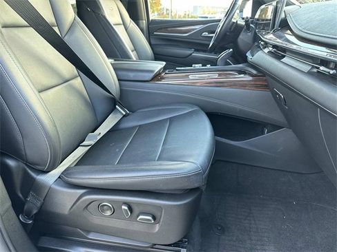Used 2022 Cadillac Escalade Luxury image 8