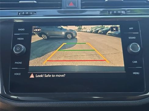 Used 2024 Volkswagen Tiguan SE FWD image 20