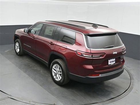 New 2025 Jeep Grand Cherokee L Laredo image 34