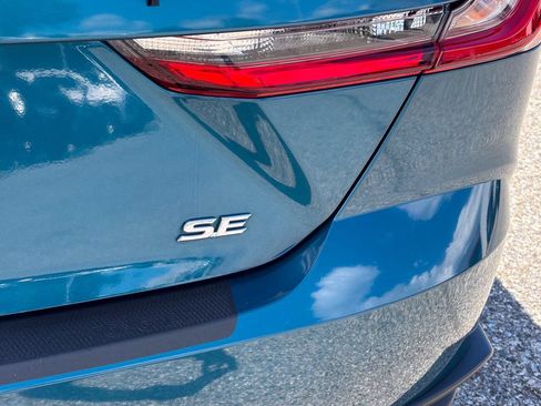 Used 2025 Toyota Camry SE w/ Convenience Package FWD image 14