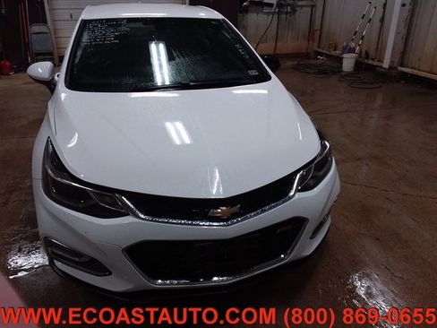 Used 2018 Chevrolet Cruze LT w/ Convenience Package image 7