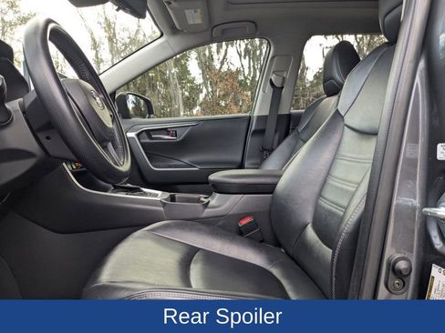 Used 2019 Toyota RAV4 Limited image 15