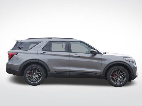 New 2026 Ford Explorer ST-Line w/ ST-Line Street Pack AWD/4WD image 2