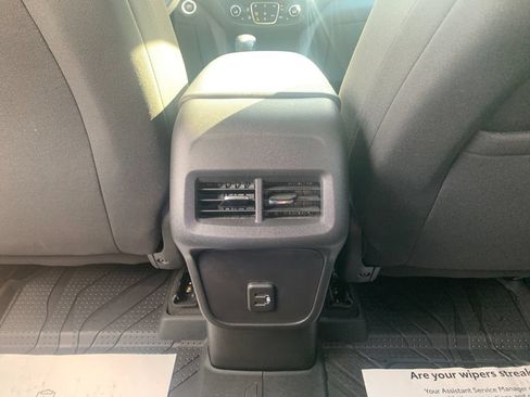 Used 2023 Chevrolet Equinox LT AWD/4WD image 15