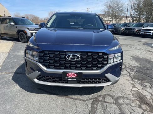Used 2021 Hyundai Santa Fe SE FWD image 2