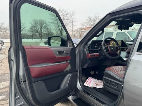 Used 2025 INFINITI QX80 Autograph image 10