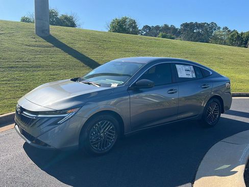New 2026 Nissan Sentra SV w/ SV Convenience Package FWD image 2