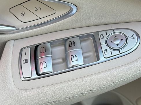 Used 2020 Mercedes-Benz C 300 Sedan image 15