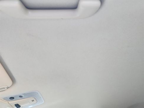 Used 2019 Toyota Prius XLE image 25