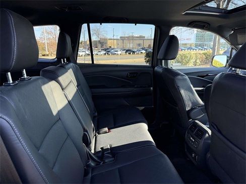 Used 2022 Honda Passport Elite image 16