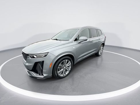Used 2025 Cadillac XT6 Premium Luxury FWD image 4