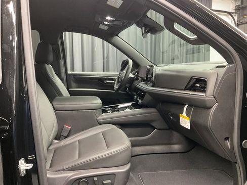 New 2026 Chevrolet Suburban LT image 11