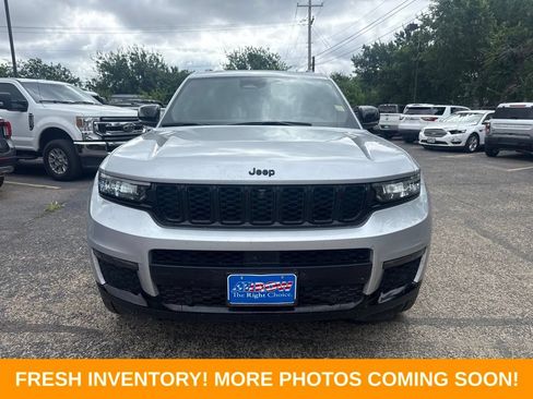 Used 2024 Jeep Grand Cherokee L Limited w/ Luxury Tech Group II AWD/4WD image 7