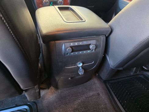 Used 2014 Chevrolet Tahoe LT RWD image 27