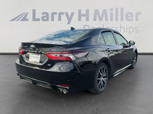 Used 2024 Toyota Camry SE image 5