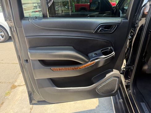Used 2020 Chevrolet Suburban Premier image 12