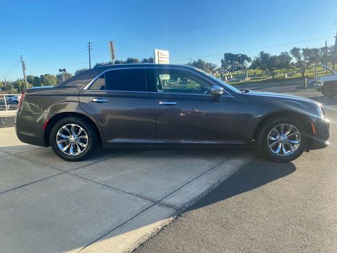 Used 2016 Chrysler 300 Limited image 9
