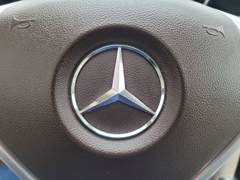 Used 2016 Mercedes-Benz E 350 4MATIC Sedan image 29