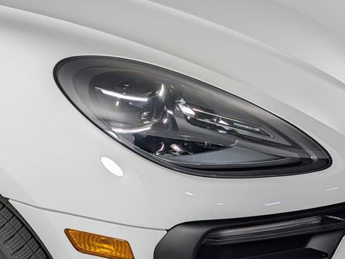 New 2026 Porsche Macan image 15