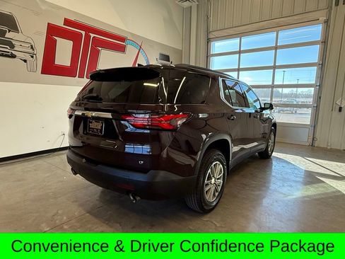 Used 2022 Chevrolet Traverse LT image 3