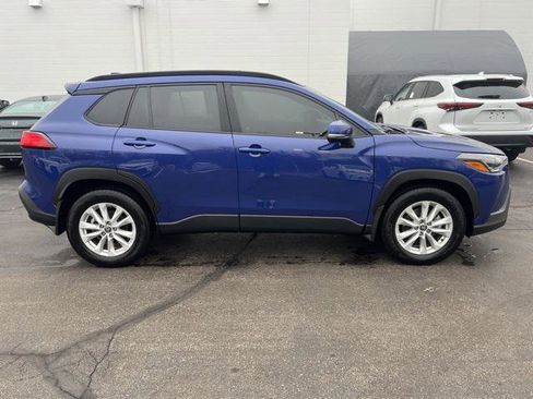 Certified 2022 Toyota Corolla Cross LE image 5