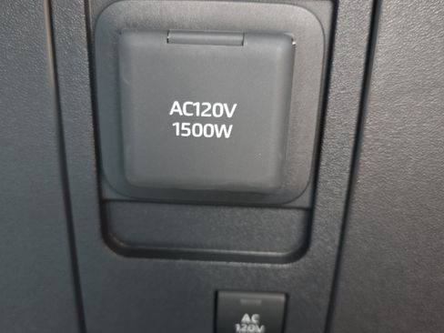Used 2026 Toyota C-HR AWD/4WD image 14