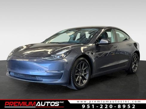 Used 2022 Tesla Model 3 Long Range image 1