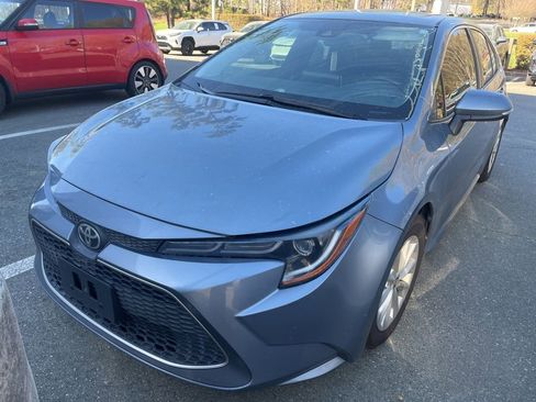 Used 2020 Toyota Corolla XLE image 2