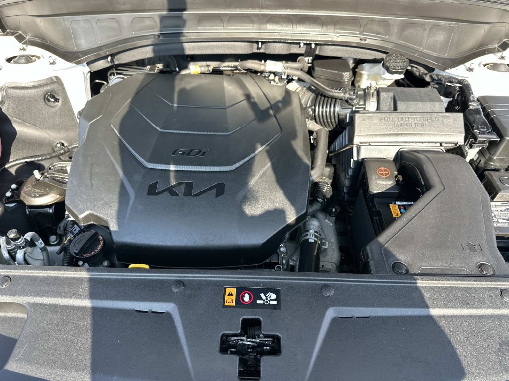 Used 2024 Kia Telluride SX Prestige w/ Towing Package AWD/4WD image 11