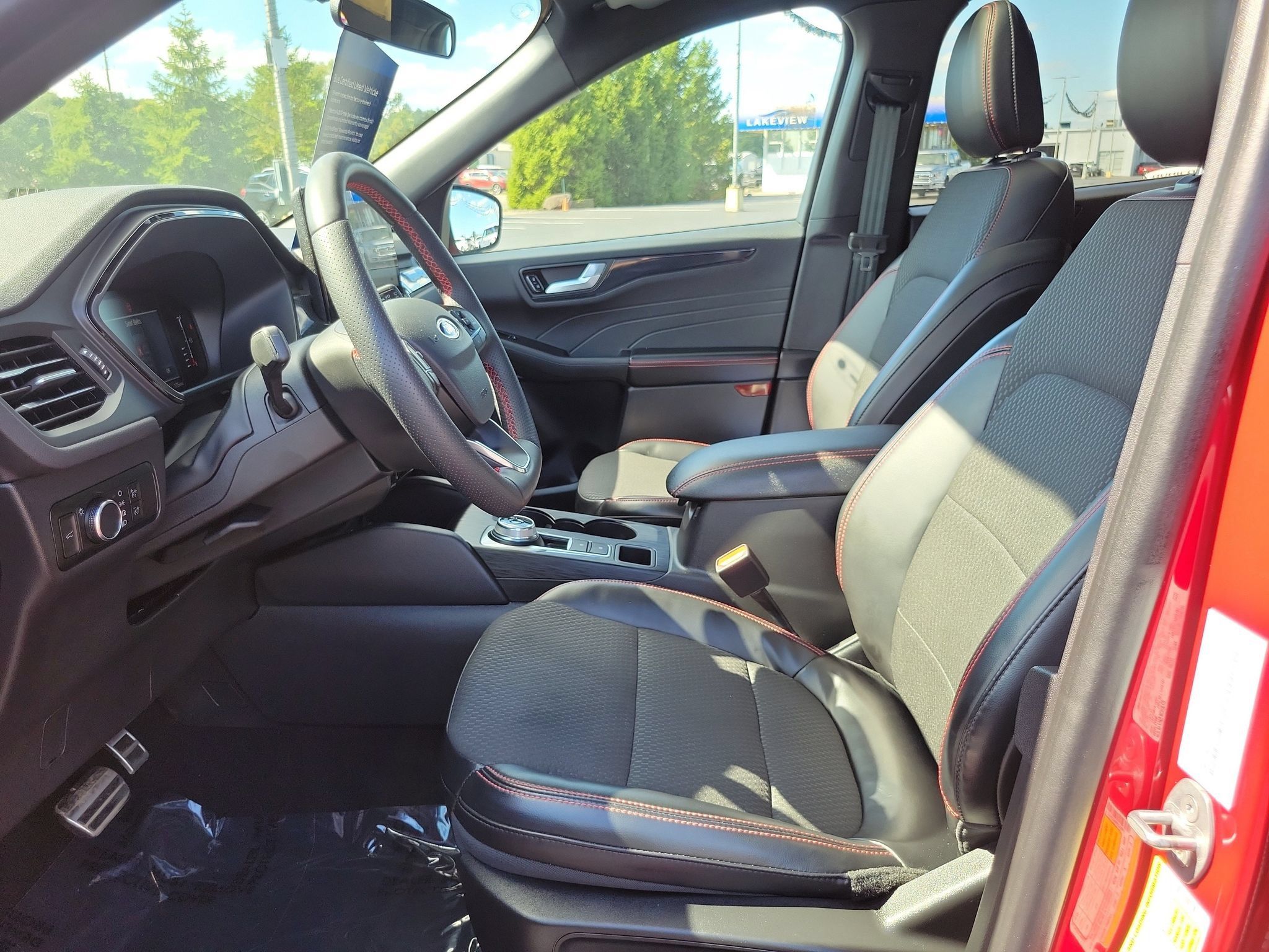 Certified 2023 Ford Escape ST-Line w/ Tech Pack #1 AWD/4WD image 8