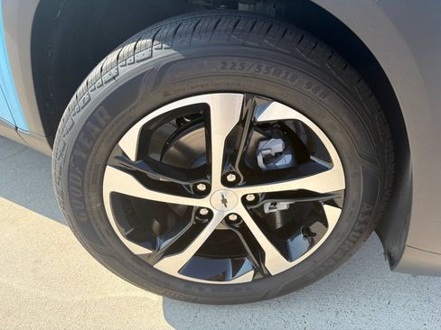 New 2026 Chevrolet Trax RS w/ Driver Confidence Package FWD image 2