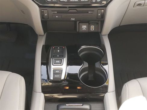 Used 2020 Honda Pilot Touring image 18