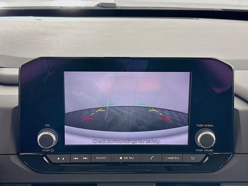 Used 2023 Nissan Pathfinder S image 22