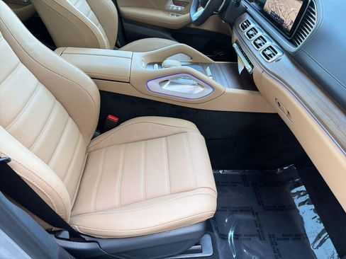 New 2026 Mercedes-Benz GLS 450 4MATIC image 32