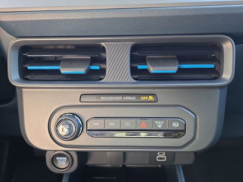 Used 2025 Ford Maverick Lobo image 28