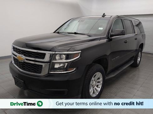 Used 2017 Chevrolet Suburban LT image 1