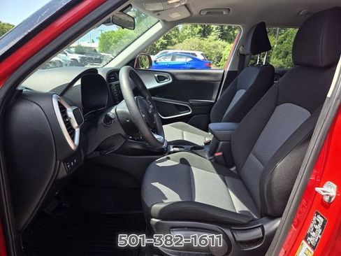 Used 2023 Kia Soul LX w/ LX Technology Package FWD image 9