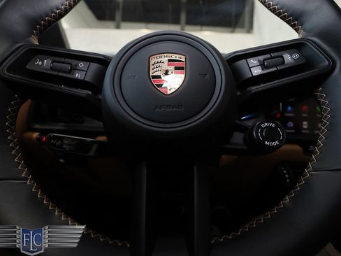 Used 2024 Porsche 911 GT3 RWD image 34