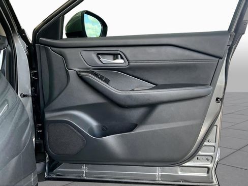 Certified 2026 Nissan Rogue SV w/ SV Premium Package FWD image 23