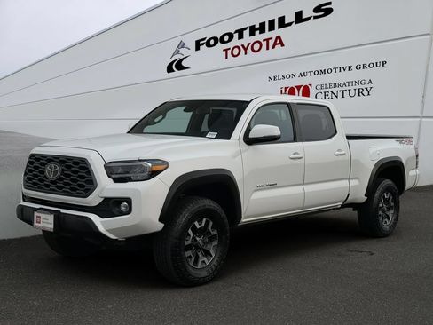 Certified 2023 Toyota Tacoma TRD Off-Road w/ Technology Package AWD/4WD image 3